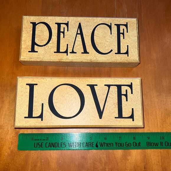Peace and Love signs - Picture 3 of 6